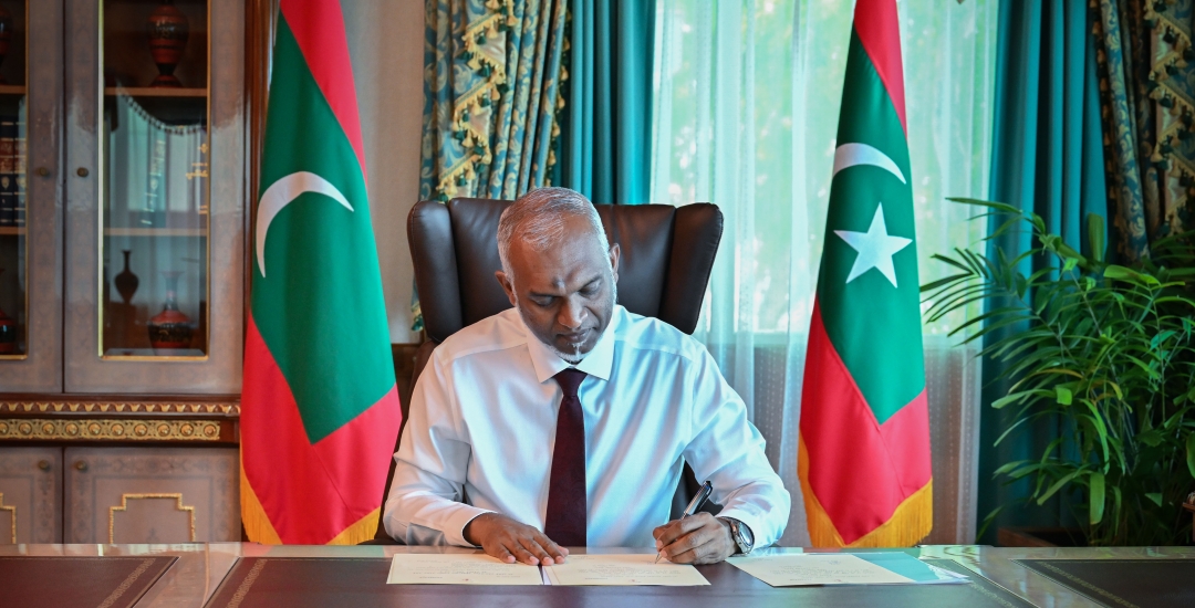 President ratifies Third Amendment to the Maldives Immigration Act, prohibiting entry of Israeli passport holders
